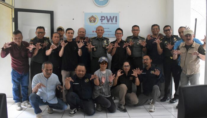 Kolaborasi Pendam III/Slw – PWI Kota Bandung Dalam Meningkatkan SDM Personil Pendam